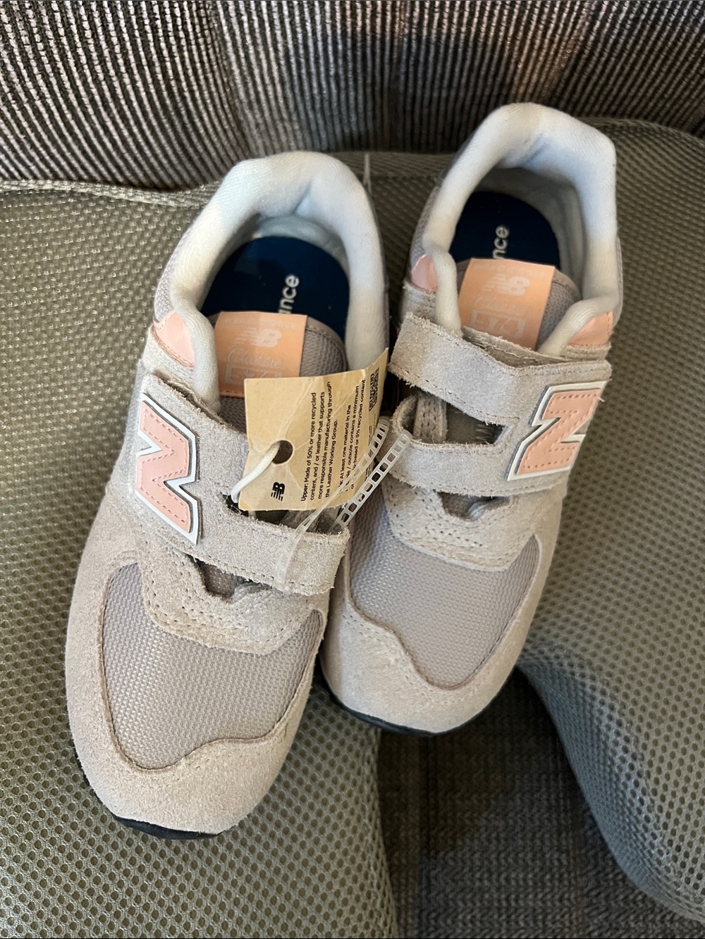 New Balance Kids Beige and Pink Hook-and-Loop Sneakers